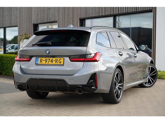 BMW 3-SERIE Touring 320e M Sport | SOH 95% | Shadow Line | Sfeerverlichting | Dealer onderhouden | Trekhaak | Panoramisch schuif/kanteldak |
