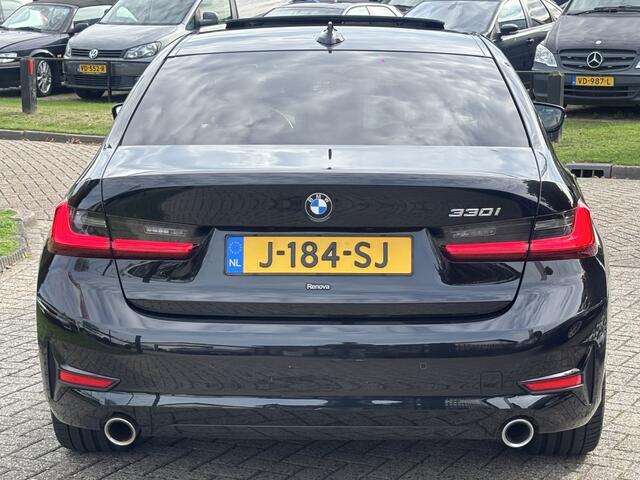 BMW 3-SERIE 330i High Executive Zwart 2019 Schuifdak Leer