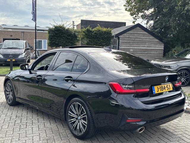 BMW 3-SERIE 330i High Executive Zwart 2019 Schuifdak Leer