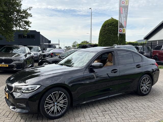 BMW 3-SERIE 330i High Executive Zwart 2019 Schuifdak Leer