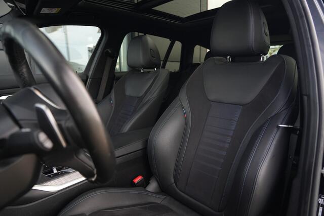 BMW 3-SERIE Touring 320e | 204 PK | M Sportpakket | Panoramadak | Head-up display | Achteruitrijcamera | BMW 3 Serie Touring 320e M Sport met 2.0 viercilinder benzinemotor en plug-in hybride aandrijving, voorzien van panoramadak, Head-up display, navigatiesysteem, Apple CarPlay/Android Auto, Par
