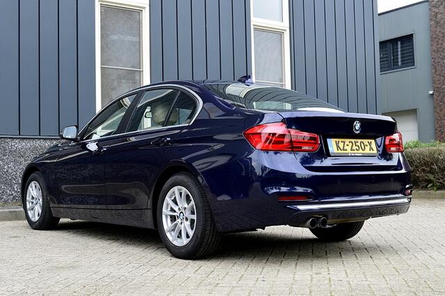 BMW 3-SERIE 320i Centennial Executive Rijklaarprijs-Garantie Leder sport interieur Led Navigatie Airco