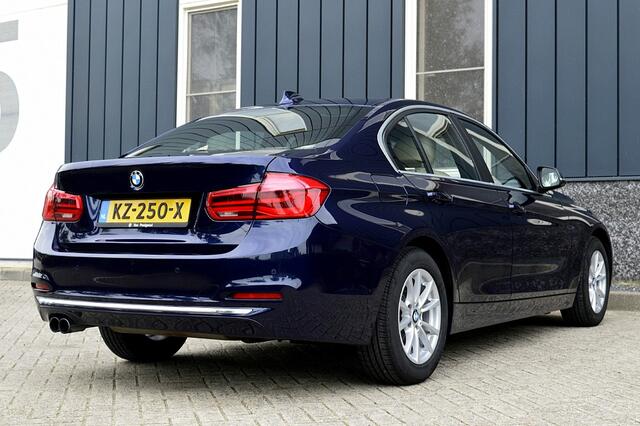 BMW 3-SERIE 320i Centennial Executive Rijklaarprijs-Garantie Leder sport interieur Led Navigatie Airco