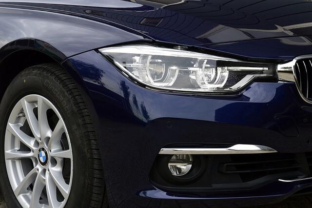 BMW 3-SERIE 320i Centennial Executive Rijklaarprijs-Garantie Leder sport interieur Led Navigatie Airco