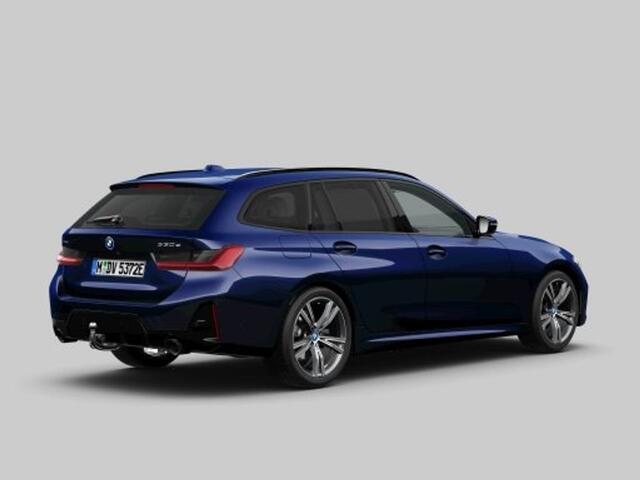 BMW 3-SERIE Touring 330e xDrive M-Sport | Panoramadak | Harman Kardon | Elektr. Trekhaak