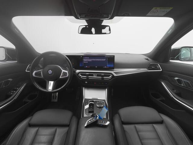 BMW 3-SERIE 318i Steptronic8 Touring M-Sport | CARPLAY | STOELVERWARMING