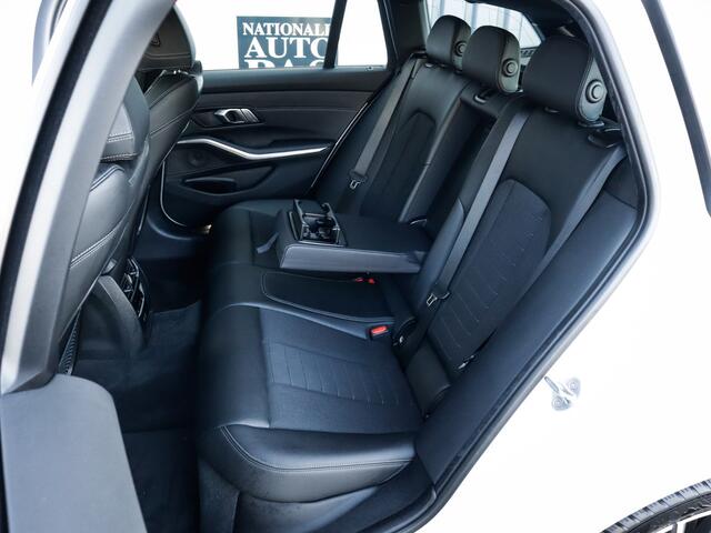 BMW 3-SERIE Touring M-Sport 2e eig. & Keurig-Onderh. BOVAG Garantie. NL-Auto