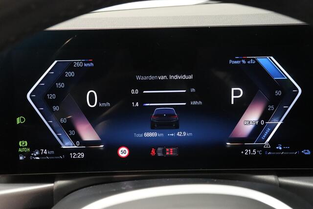 BMW 3-SERIE Touring 320e | M-Sport | Panoramadak | Memory | SoH 93,7% | Shadow line | Navigatie | AppleCarplay AndroidAuto | Cruise |