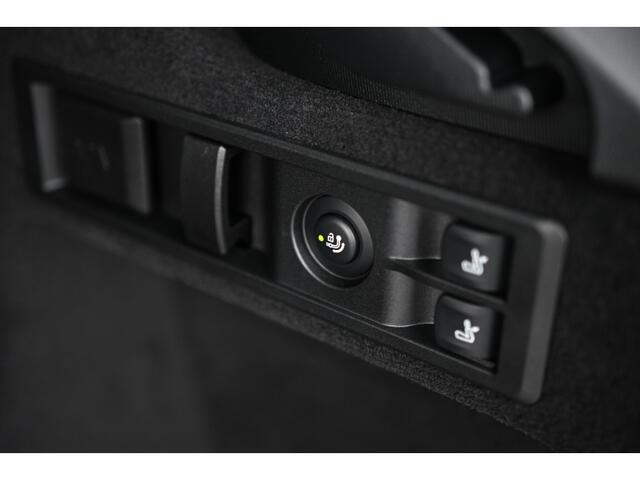 BMW 3-SERIE Touring 330e M Sport Automaat / Panoramadak / Trekhaak / Harman Kardon / Adaptieve LED / Parking Assistant Plus / Active Cruise Control / Comfort Access