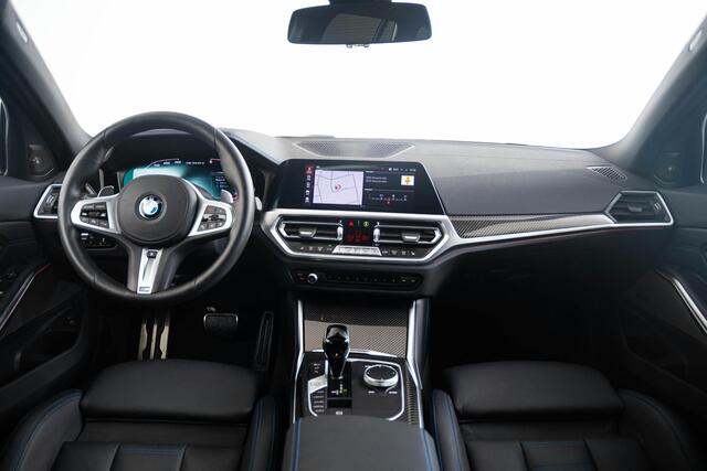 BMW 3-SERIE Touring M340d xDrive Business Edition Plus Trekhaak - Panoramadak - Elektrischverstelbare stoelen - Stoelverwarming voor/achter - Getinte/geluiddempende ruiten - Head up - Active Cruise Control -