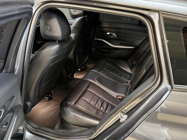 BMW 3-SERIE Touring 320e Business Edition Plus | Panoramadak | Wegkl. trekhaak | Vol leder