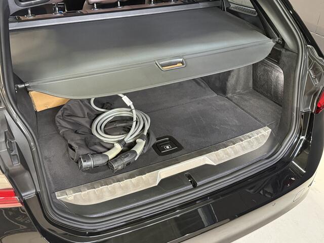 BMW 3-SERIE Touring 330e Business Edition Plus | Vol leder | Elektr. trekhaak | Harman/Kardon