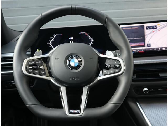 BMW 3-SERIE Touring 330i xDrive | Pano | HUD | 360 Camera | Trekhaak