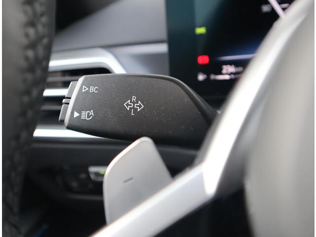 BMW 3-SERIE Touring 330i xDrive | Pano | HUD | 360 Camera | Trekhaak