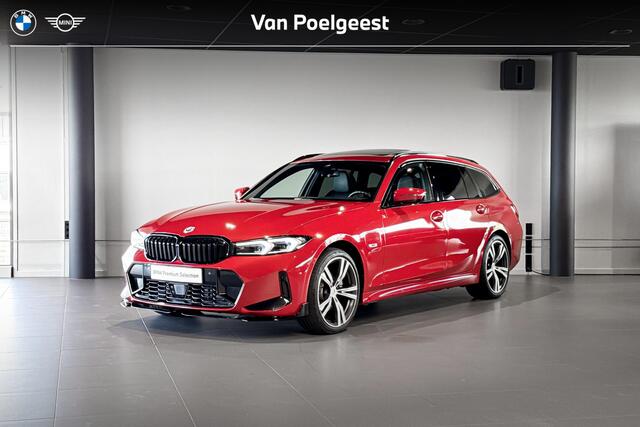 BMW 3-SERIE Touring 330e xDrive | M Sport | Glazen Panoramadak | Stoelverwarming | Comfort Access | Head-Up Display |