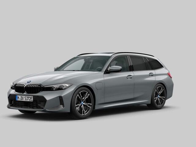BMW 3-SERIE Touring 330e xDrive M-Sport | Panoramadak | Elektr. Stoelen | Hifi