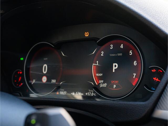 BMW 3-SERIE Touring 318i M Sport ORG NL PANO HARMAN KARDON 19 INCH HUD CAMERA BOMVOL!!