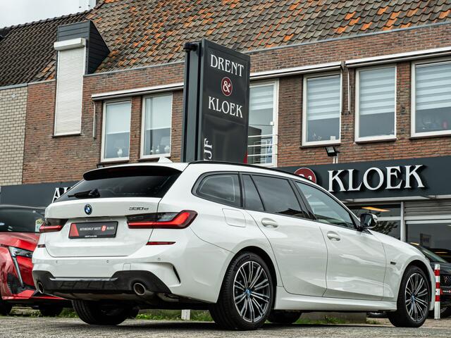 BMW 3-SERIE Touring 330e Business Edition Plus PANO LEDER 18 INCH SHADOW LINE STOELVERW LED