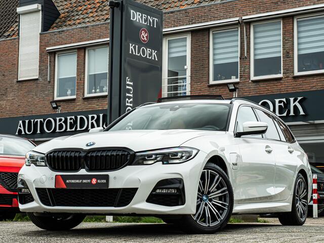 BMW 3-SERIE Touring 330e Business Edition Plus PANO LEDER 18 INCH SHADOW LINE STOELVERW LED