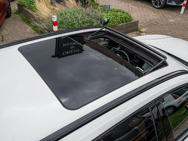 BMW 3-SERIE Touring 330e Business Edition Plus PANO LEDER 18 INCH SHADOW LINE STOELVERW LED
