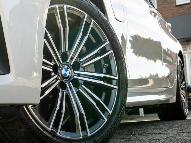 BMW 3-SERIE Touring 330e eDrive Edition CAMERA 18 INCH LEDER SHADOW DODEHOEK