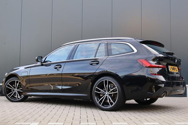 BMW 3-SERIE Touring 320e M-Sport Business Edition Plus | Trekhaak | Laser Light | Leer | Camera | Stoelverwarming V+A | Adaptieve Cruise