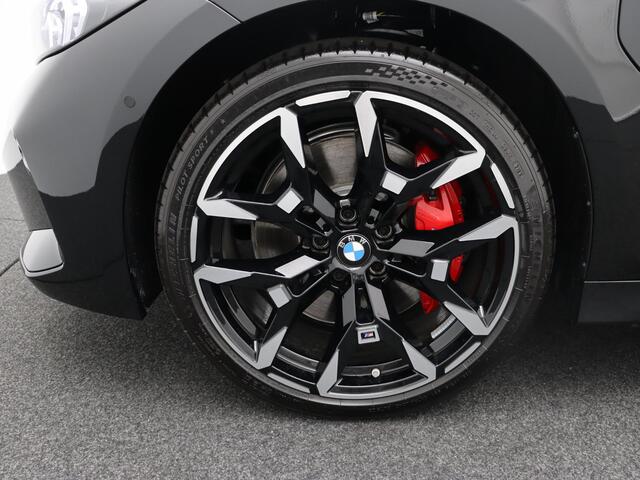BMW 3-SERIE 330e M Sportpakket Pro | Comfort Pack | Innovation Pack | Harman Kardon