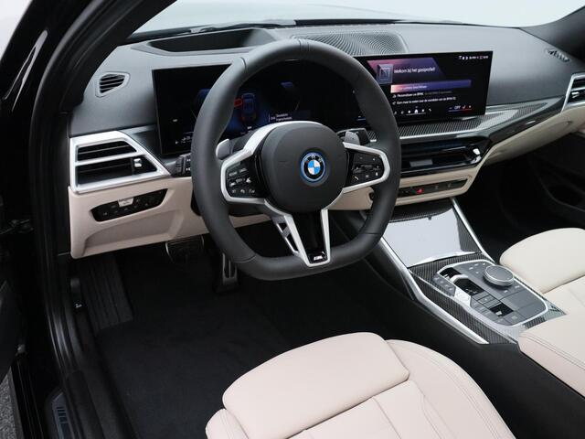 BMW 3-SERIE 330e M Sportpakket Pro | Comfort Pack | Innovation Pack | Harman Kardon
