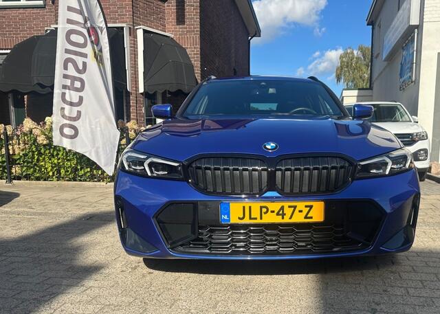 BMW 3-SERIE 330X-DRIVE M SPORT AUTOMAAT PANORAMADAK