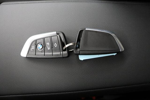 BMW 3-SERIE 318i M Sportpakket Pro | Trekhaak | Comfort Pack | Innovation Pack