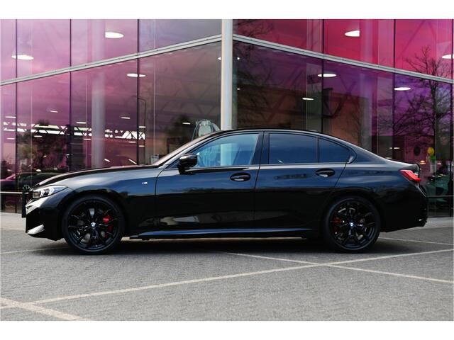 BMW 3-SERIE 318i M Sport Automaat / Trekhaak / Sportstoelen / Achteruitrijcamera / M Sportonderstel / Comfort Access / Stuurverwarming / Adaptieve LED / Harman Kardon / Widescreen Display