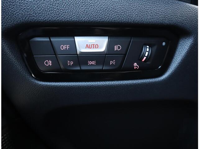 BMW 3-SERIE Touring 330i xDrive | Pano | HUD | 360 Camera | Trekhaak – foto 8