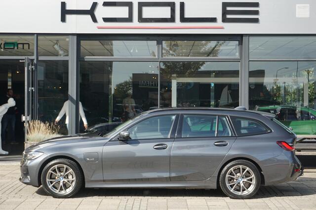 BMW 3-SERIE Touring 330e | trekhaak | ACC – foto 4