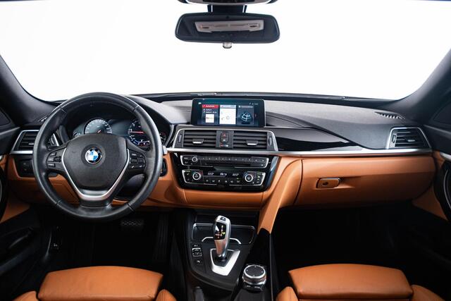 BMW 3-SERIE GT Gran Turismo 320i High Executive Luxury Line - Trekhaak - Panoramadak - Achteruitrijcamera - Lichtpakket - PDC Voor/Achter - Sportstoelen - Elektrisch verwarmde voorstoelen - HiFi - Park Assistant -