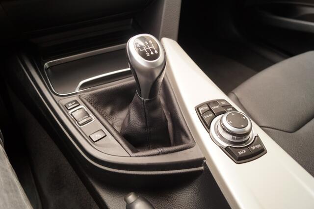 BMW 3-SERIE GT 320d 190pk Executive -LEER-NAVI-LED-ECC-PDC-