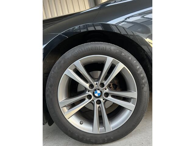 BMW 3-SERIE GT Gran Turismo 320i Corporate Lease High Executive | AUTOMAAT | SCHUIF/KANTELDAK | LEDER | CARPLAY/ANDROID | CAMERA | NAVI | CRUISE CONTROL | LMV 18'' | CLIMATE CONTROL | PDC V+A | STOELVERWARMING | KEYLESS | ELEKTR. ACHTERKLEP | BLUETOOTH