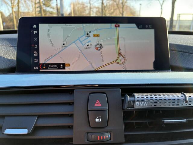 BMW 3-SERIE GT Gran Turismo 320i 8-traps Automaat High Executive | Navigatie | Panorama-Dak | Leder | ECC | 19" LM-Velgen | Camera | Parkpilot | M Pakket | Set winterbanden LMV