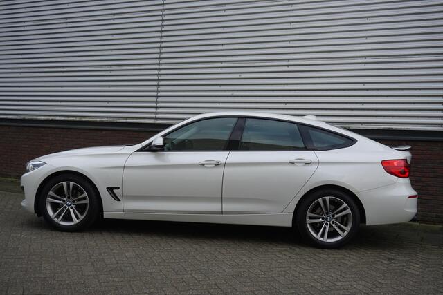 BMW 3-SERIE GT Gran Turismo 320i Sport Line GT/BINNENKORT VERWACHT/