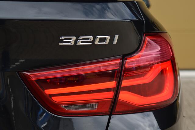 BMW 3-SERIE GT Gran Turismo 320i High Executive * M-Sport * Panoramadak * LED * Hifi * DAB * Comforttoegang *