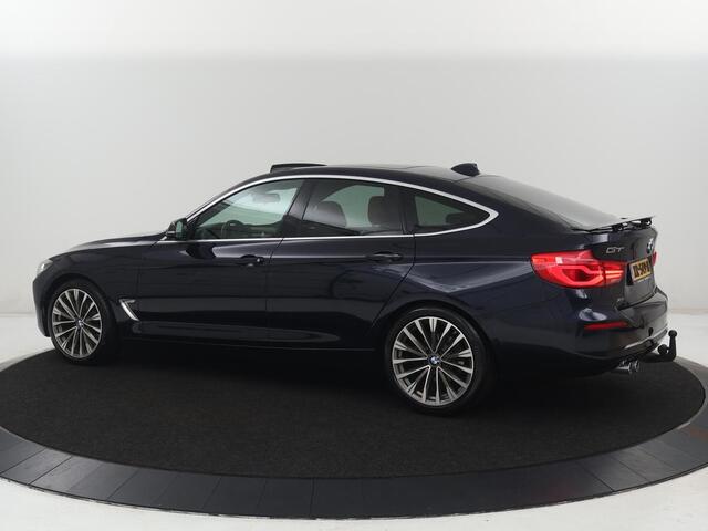 BMW 3-SERIE GT Gran Turismo 320i xDrive High Executive Edition | Panoramadak | Elec. Trekhaak | Leder | Memory | Stoelverwarming | Camera | Park assist | Cruise control | 19''
