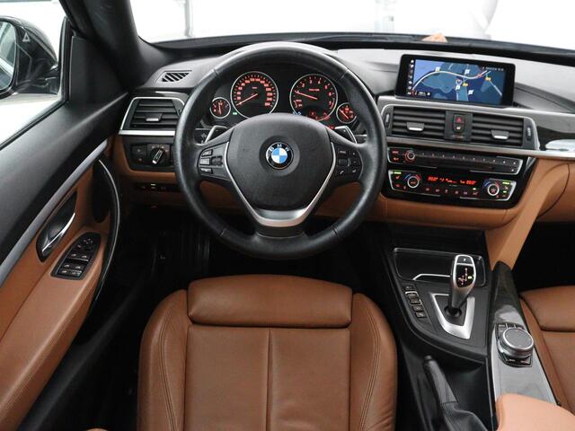 BMW 3-SERIE GT Gran Turismo 320i xDrive High Executive Edition | Panoramadak | Elec. Trekhaak | Leder | Memory | Stoelverwarming | Camera | Park assist | Cruise control | 19''