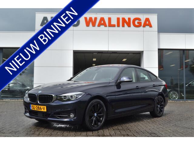 BMW 3-SERIE GT Gran Turismo Sportline | Leer | Trekahaak af Fabriek | Adaptieve Cuise | 320i High Executive Parkeerhulp v/a | DAB | Draadloosladen |