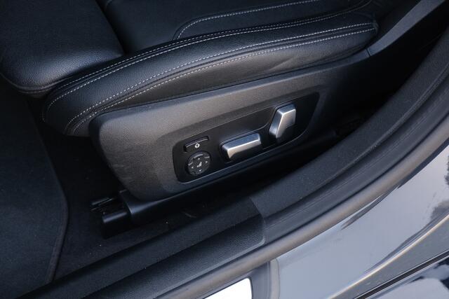 BMW 4-SERIE Gran Coupé M440i xDrive High Executive M Sport Schuifdak HUD LaserLed Dravitgrau ACC 360 Camera