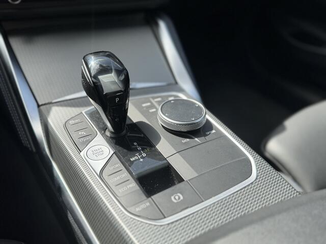 BMW 4-SERIE 430i High Executive | M Pakket | ACC | 18" | Leer