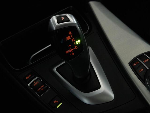 BMW 4-SERIE Gran Coupé 418i 136 PK M-Sport AUTOMAAT | LED | Schuifkanteldak | 19 Inch Velgen | Stoel&Stuurwiel Verwarming | Achteruitrijcamera | Navigatie |