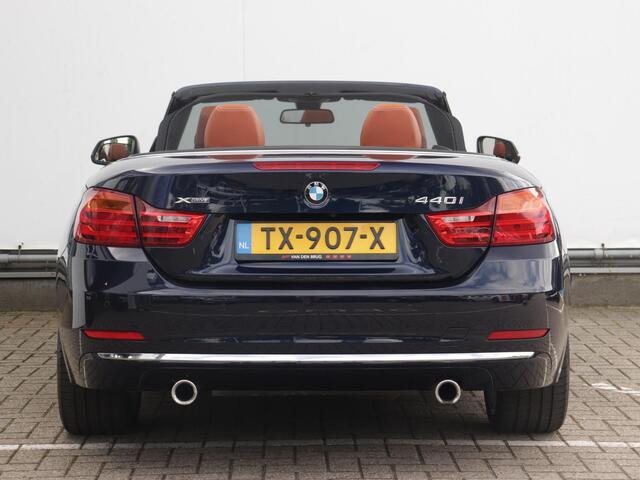 BMW 4-SERIE Cabrio 440i xDrive High Executive | Individual | Harman Kardon | Elektrisch verstelbare stoelen met memory | Nek & Stoelverwarming |