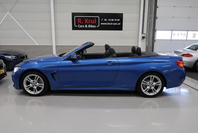 BMW 4-SERIE Cabrio 420i M-Sport Nekverwarming Harman/Kardon Trekhaak afn. Camera Sportstoelen Leer Stoelverwarming Estorilblauw 18 Inch LMV Zeer nette staat