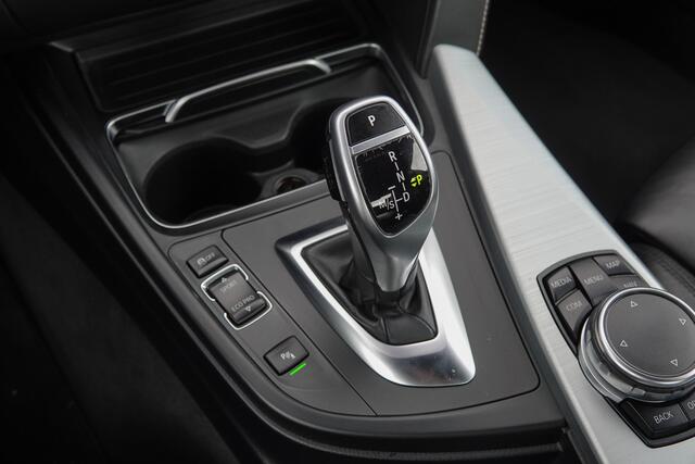 BMW 4-SERIE Coupé 440i 326Pk Aut. | Centennial High Executive | M-Sport | Schuif/hefdak | Klepsysteem uitlaat | 19''