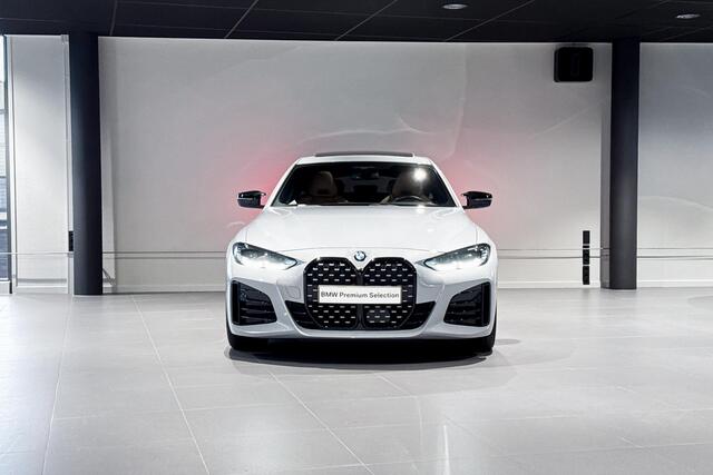 BMW 4-SERIE Gran Coupé M440i High Executive | M Sport Pro | Glazen schuif-/kanteldak | Harman Kardon | Stoelverwarming |