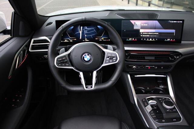 BMW 4-SERIE Cabrio 430i xDrive M Sport Automaat / Achteruitrijcamera / M Sportonderstel / Comfort Access / Adaptieve LED / / Stoelverwarming / Widescreen Display